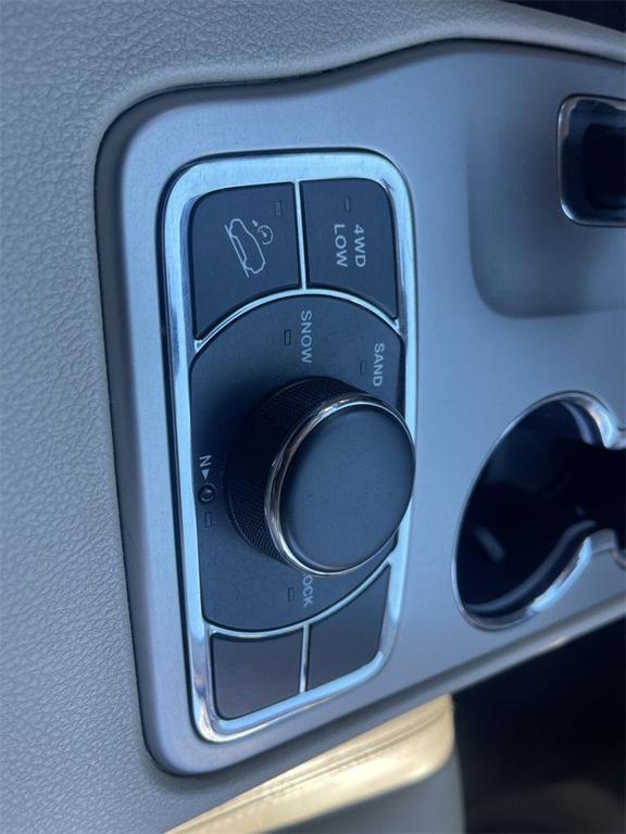 used 2015 Jeep Grand Cherokee car, priced at $12,490