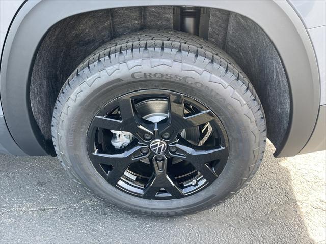 new 2025 Volkswagen Atlas car, priced at $47,649