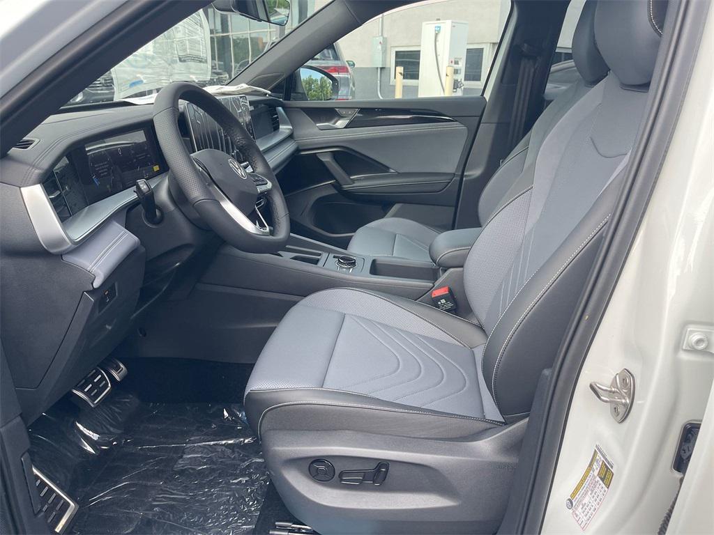 new 2025 Volkswagen Tiguan car, priced at $37,582