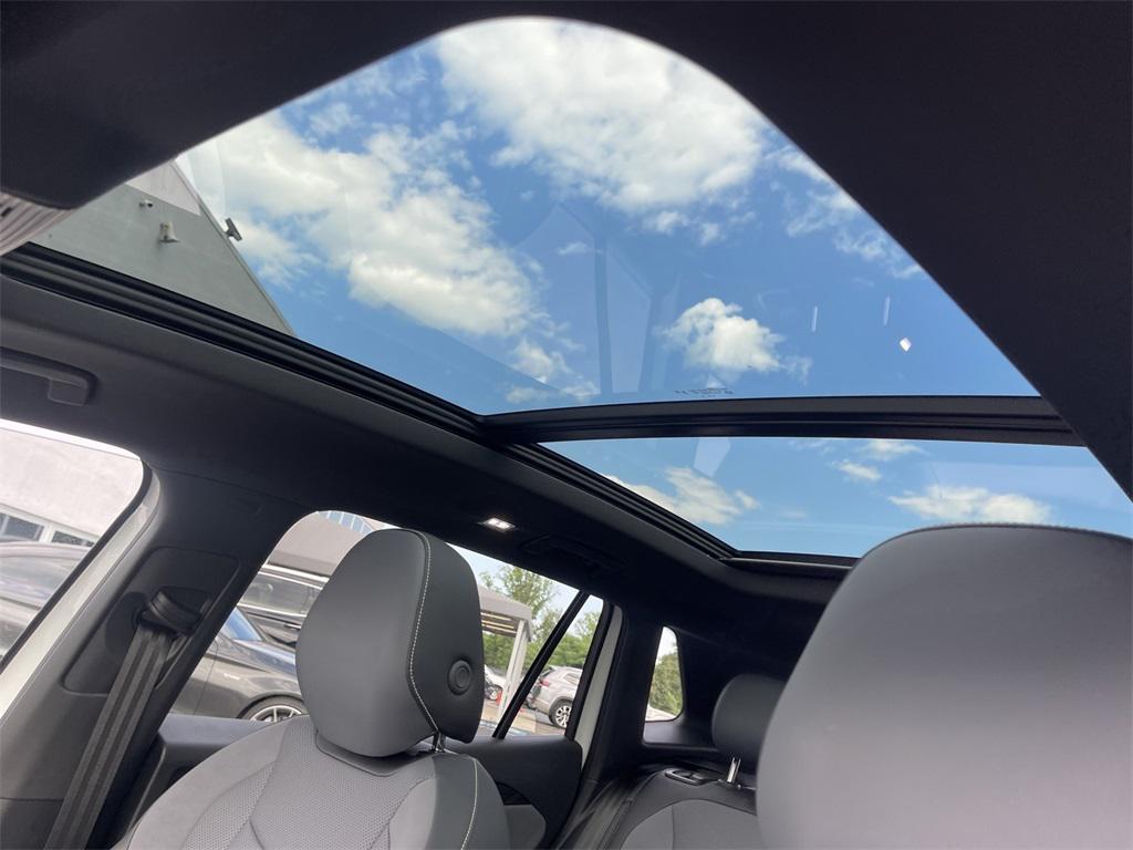 new 2025 Volkswagen Tiguan car, priced at $37,582