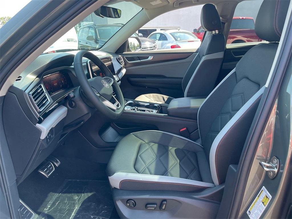 new 2025 Volkswagen Atlas car, priced at $46,389