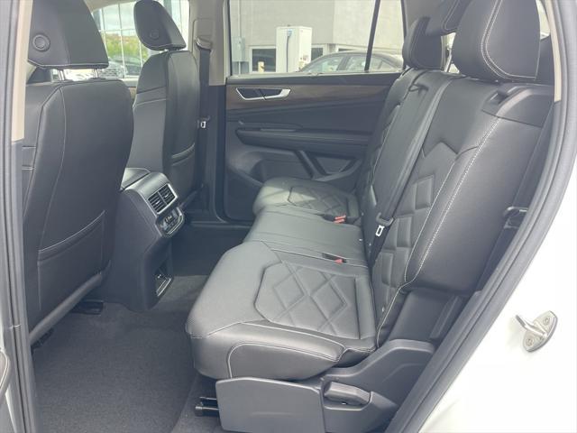 new 2025 Volkswagen Atlas car, priced at $45,400