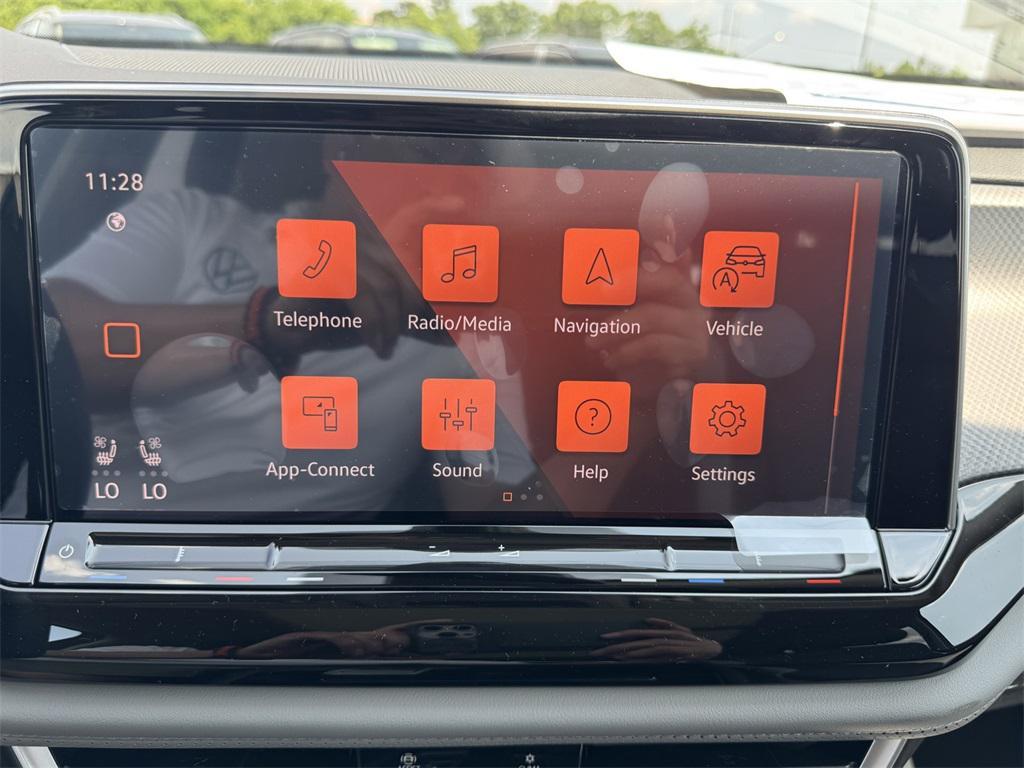 new 2025 Volkswagen Atlas car, priced at $46,189