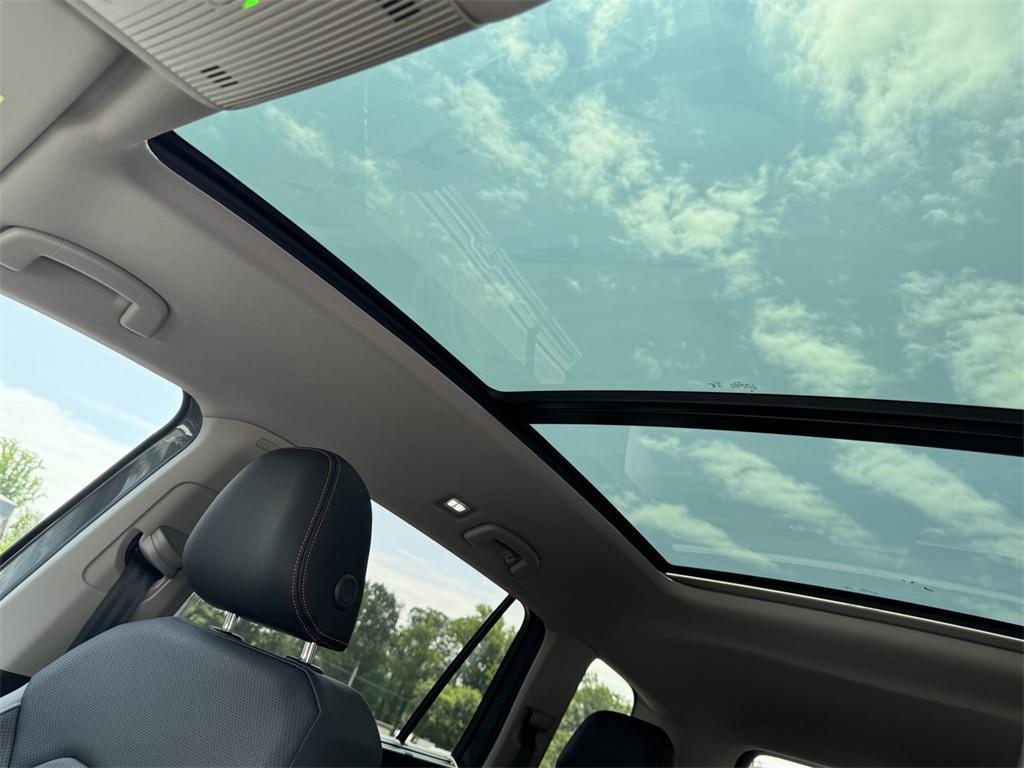 new 2025 Volkswagen Atlas car, priced at $46,189