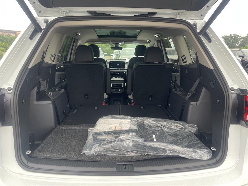 new 2025 Volkswagen Atlas car, priced at $47,175