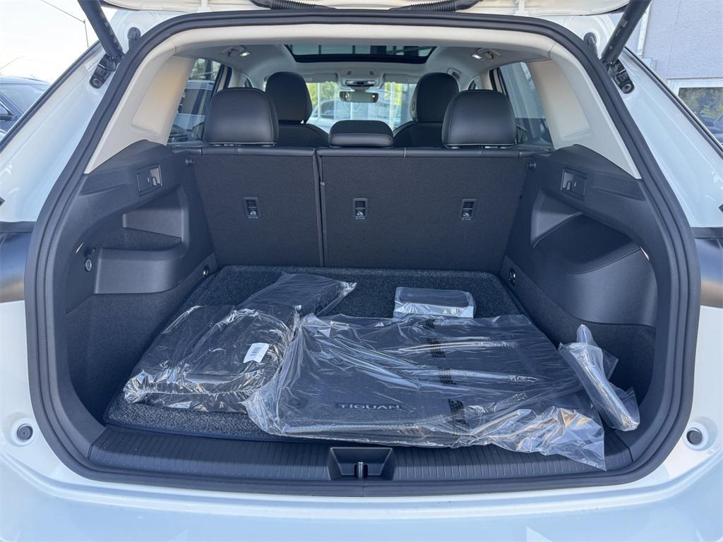 new 2025 Volkswagen Tiguan car, priced at $36,344
