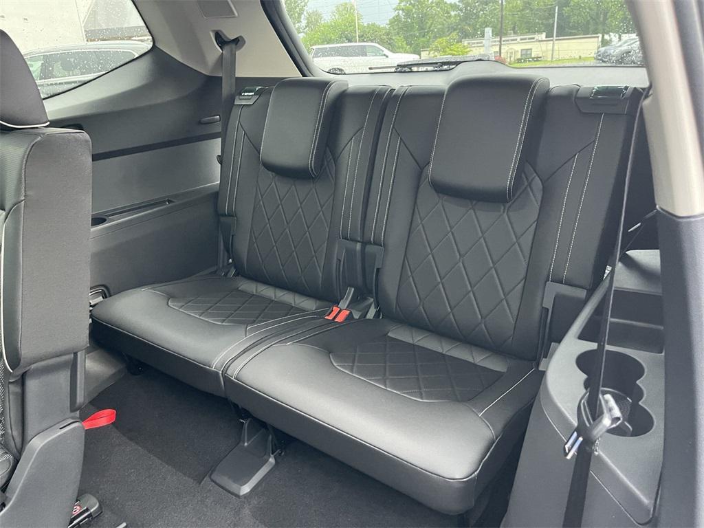 new 2025 Volkswagen Atlas car, priced at $53,048