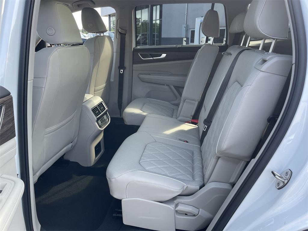 new 2025 Volkswagen Atlas car, priced at $53,605