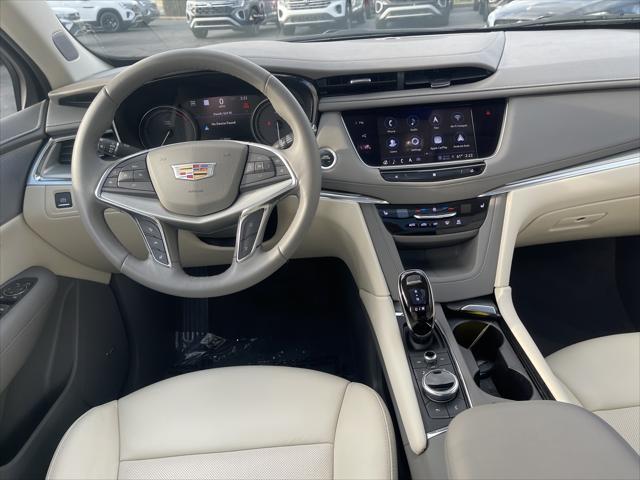 used 2021 Cadillac XT5 car, priced at $35,991