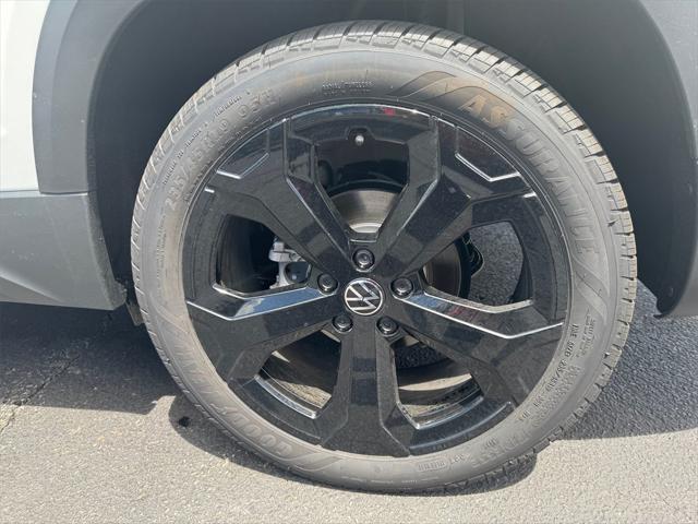new 2025 Volkswagen Taos car, priced at $33,116