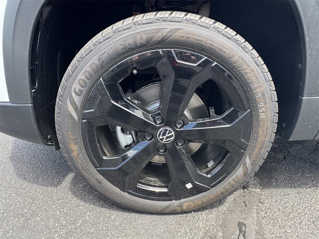 new 2025 Volkswagen Taos car, priced at $31,866