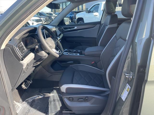 new 2025 Volkswagen Atlas car, priced at $46,675