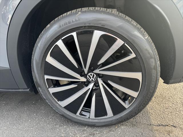 new 2025 Volkswagen ID.4 car, priced at $48,410