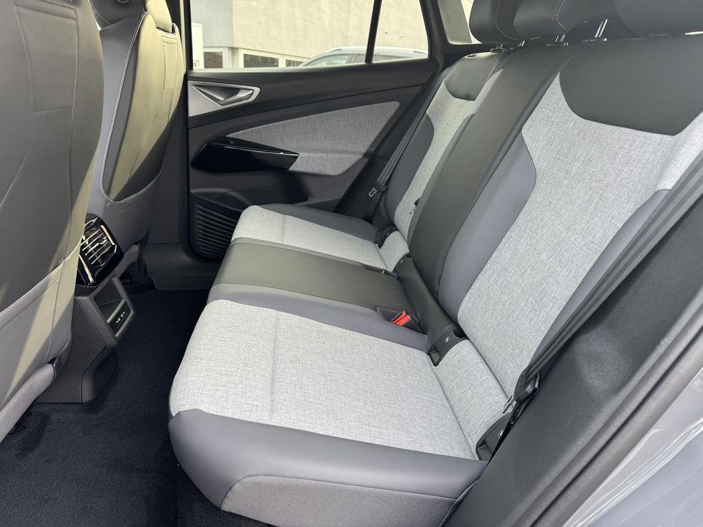new 2025 Volkswagen ID.4 car, priced at $45,410