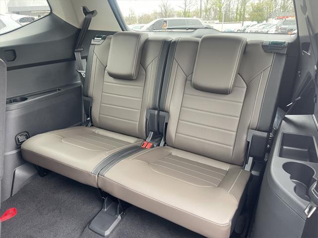 new 2025 Volkswagen Atlas car, priced at $48,838