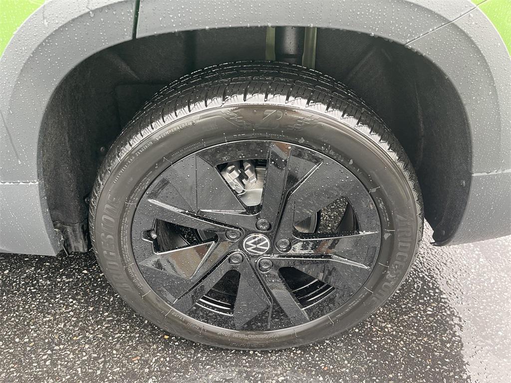 new 2025 Volkswagen Taos car, priced at $31,401