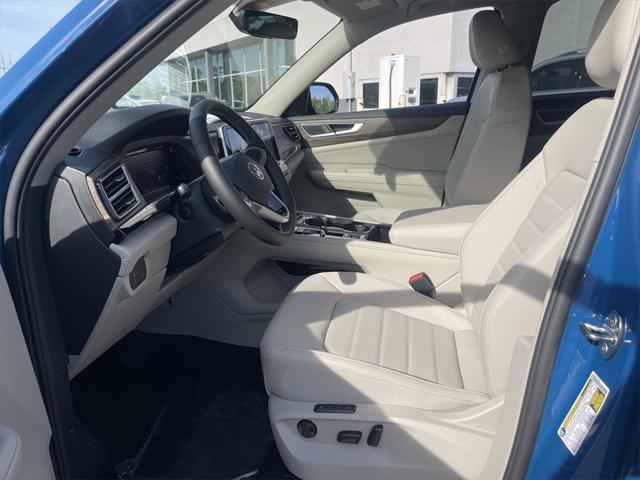 new 2025 Volkswagen Atlas car, priced at $48,406