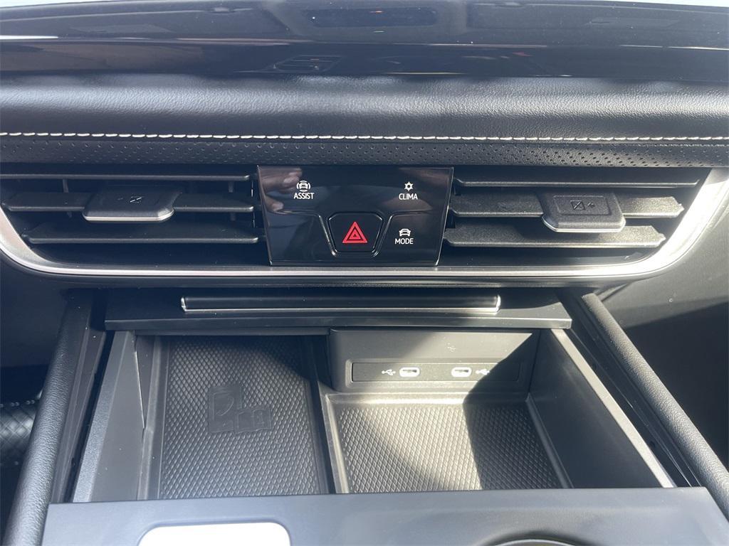 used 2024 Volkswagen Atlas car, priced at $30,994