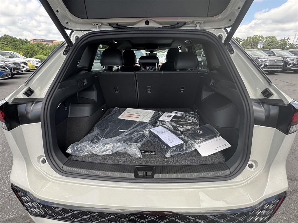 new 2025 Volkswagen Tiguan car, priced at $38,251