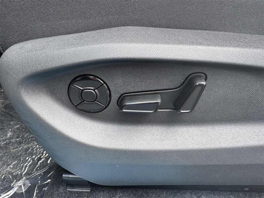 new 2025 Volkswagen Tiguan car, priced at $38,251