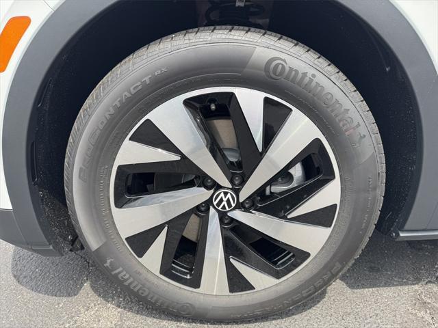 new 2025 Volkswagen ID.4 car, priced at $44,635