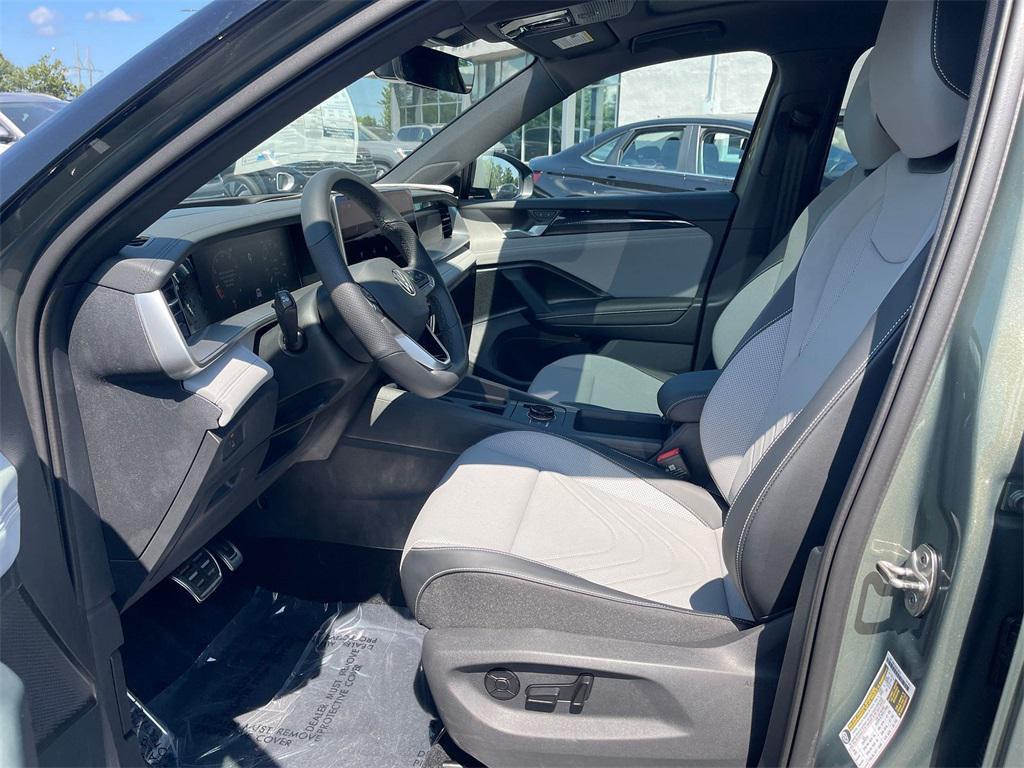 new 2025 Volkswagen Tiguan car, priced at $39,189