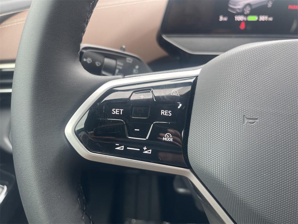 new 2025 Volkswagen ID.4 car, priced at $47,410
