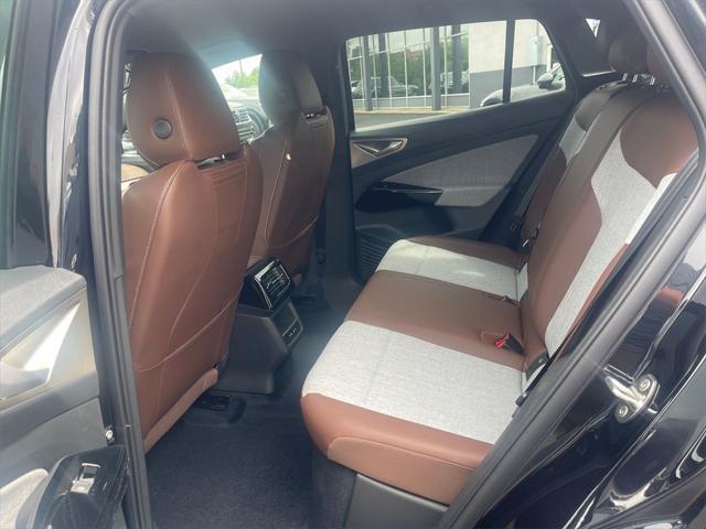 new 2025 Volkswagen ID.4 car, priced at $48,410