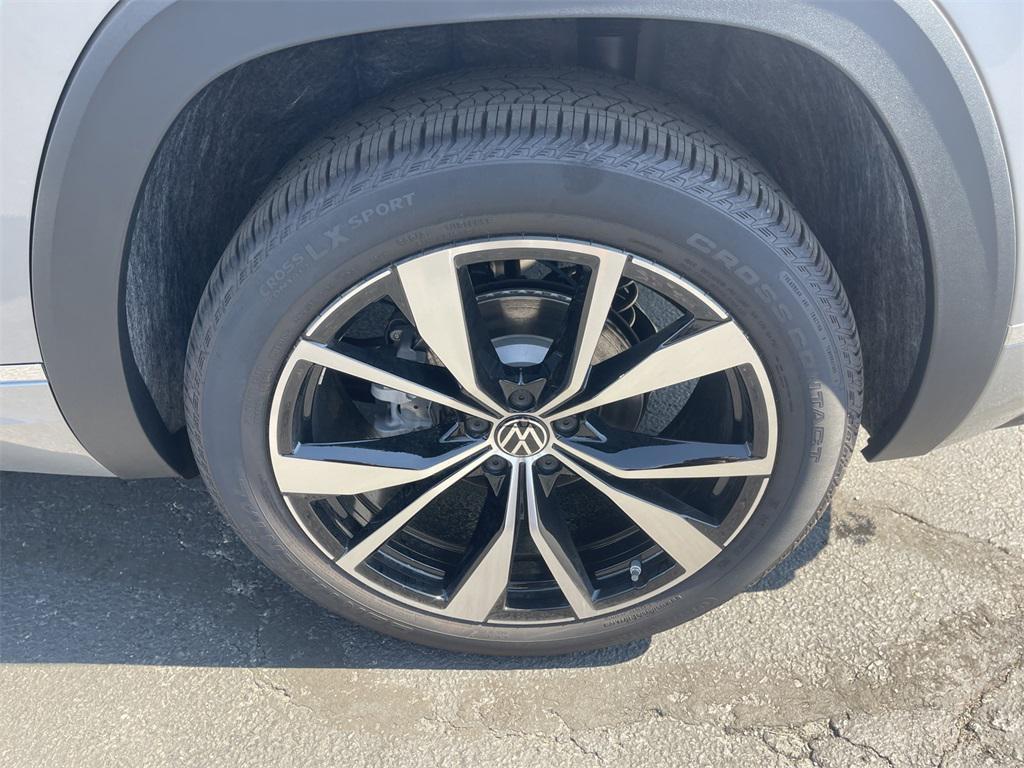new 2025 Volkswagen Atlas Cross Sport car, priced at $51,946