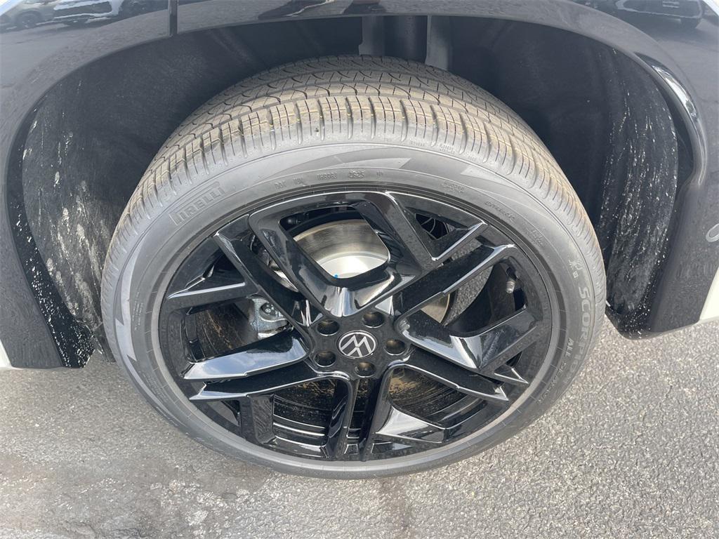 new 2025 Volkswagen Tiguan car, priced at $38,518