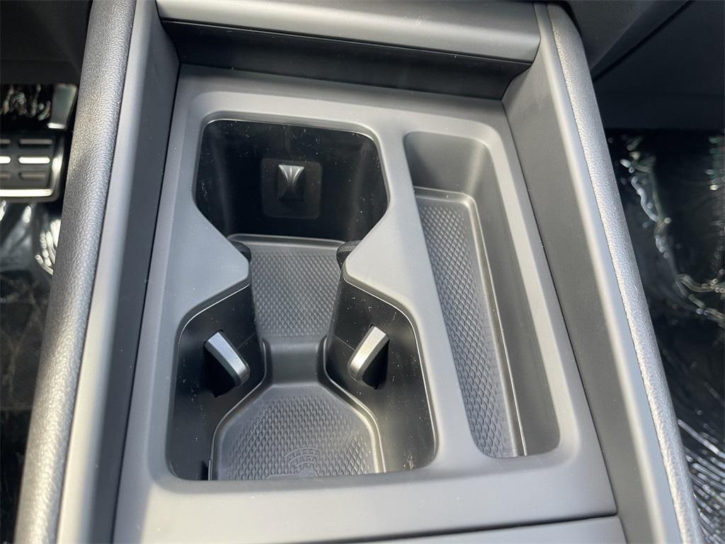 new 2025 Volkswagen Tiguan car, priced at $38,518