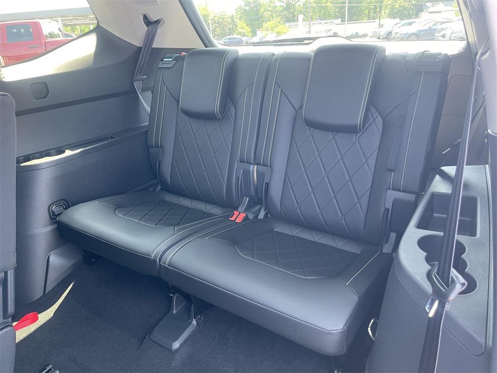 new 2025 Volkswagen Atlas car, priced at $53,084