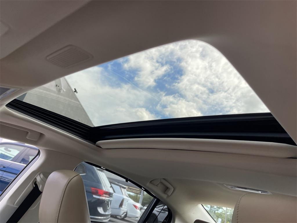 used 2021 Lexus ES 300h car, priced at $36,491