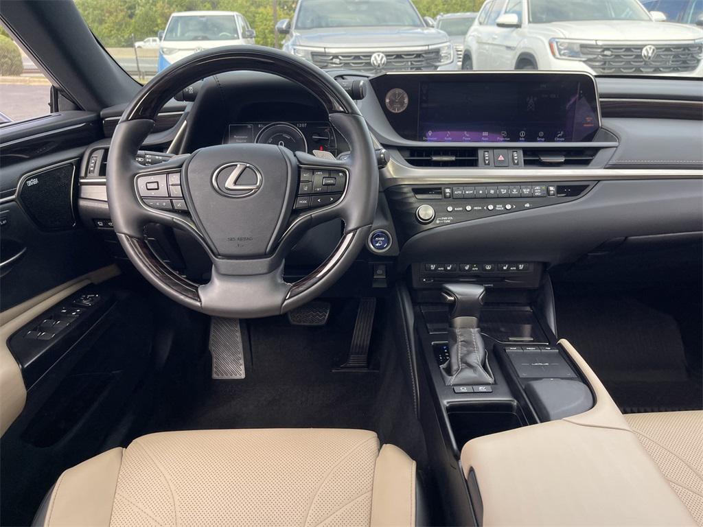 used 2021 Lexus ES 300h car, priced at $36,491