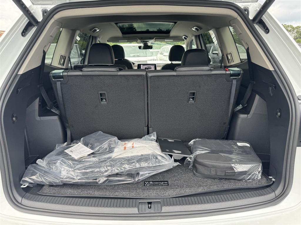 new 2025 Volkswagen Atlas car, priced at $54,196