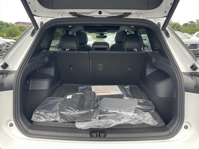 new 2025 Volkswagen Tiguan car, priced at $37,582