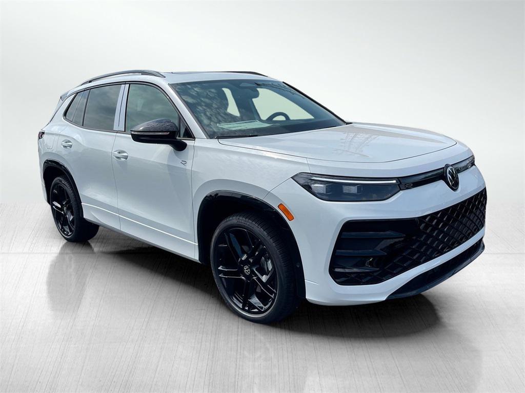 new 2025 Volkswagen Tiguan car, priced at $37,893