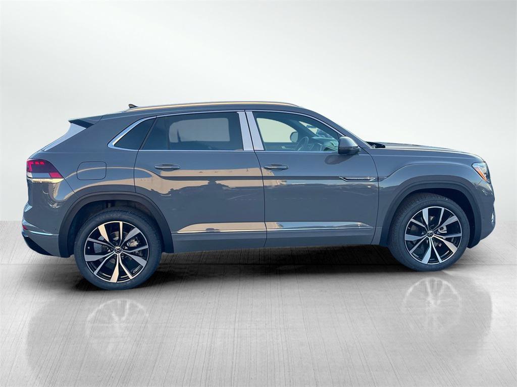 new 2026 Volkswagen Atlas Cross Sport car, priced at $53,926