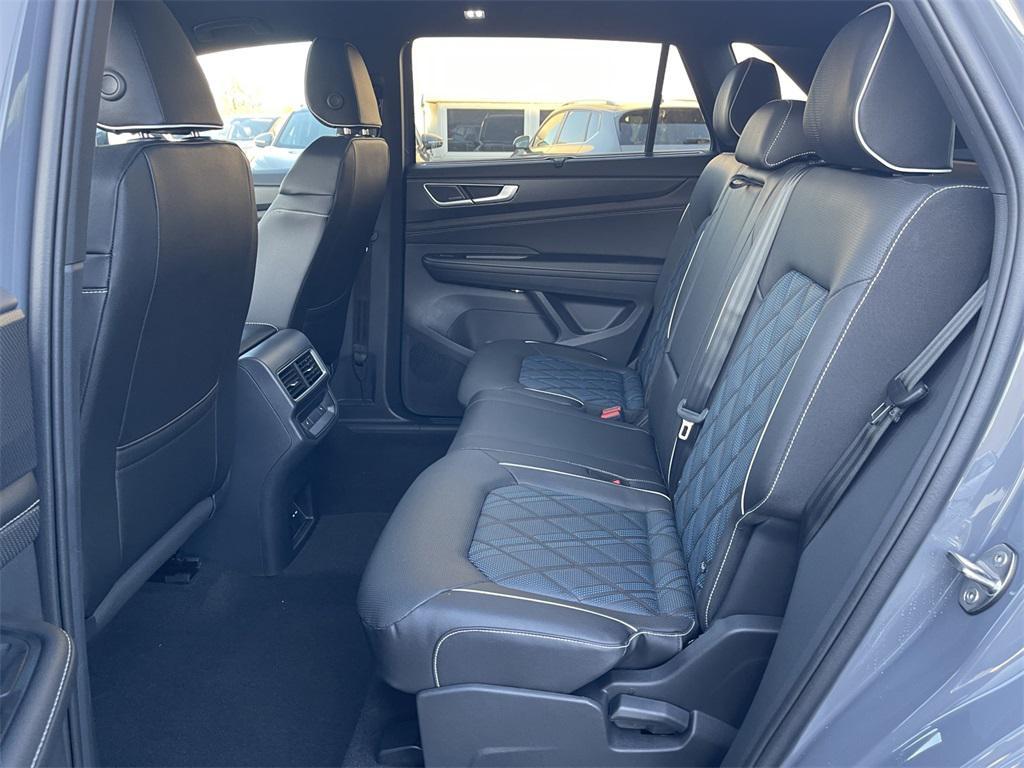 new 2026 Volkswagen Atlas Cross Sport car, priced at $53,926