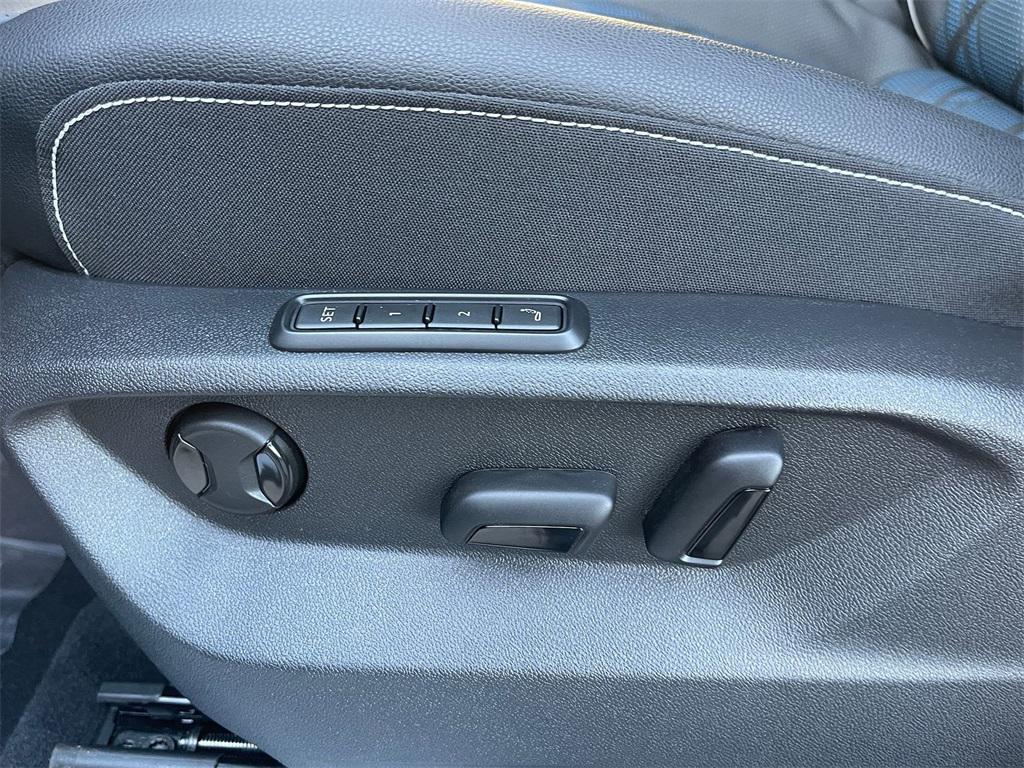 new 2026 Volkswagen Atlas Cross Sport car, priced at $53,926