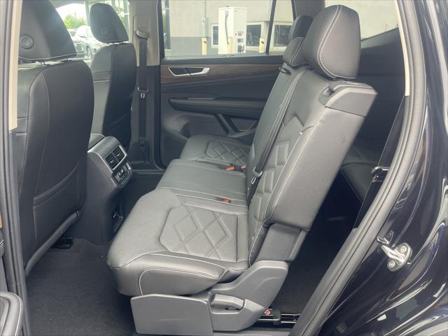 new 2025 Volkswagen Atlas car, priced at $43,811