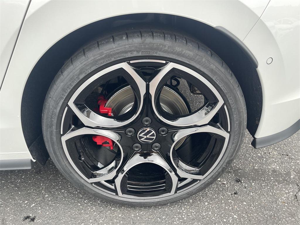 new 2025 Volkswagen Golf GTI car, priced at $41,423