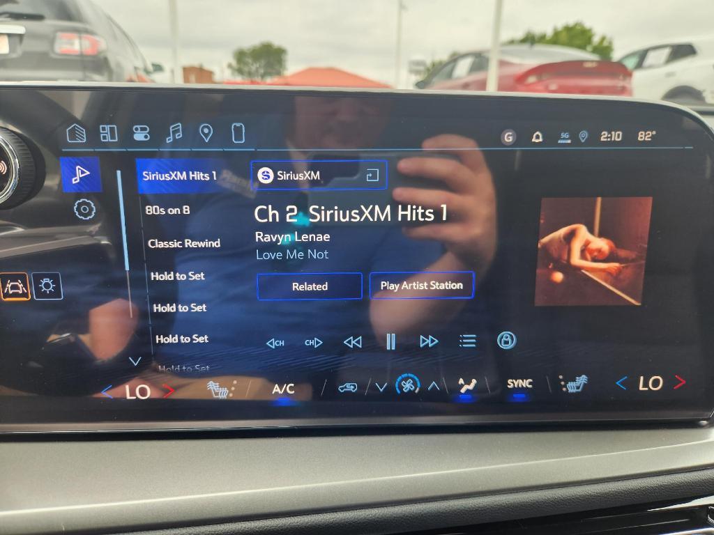 new 2026 Chevrolet Traverse car, priced at $43,814