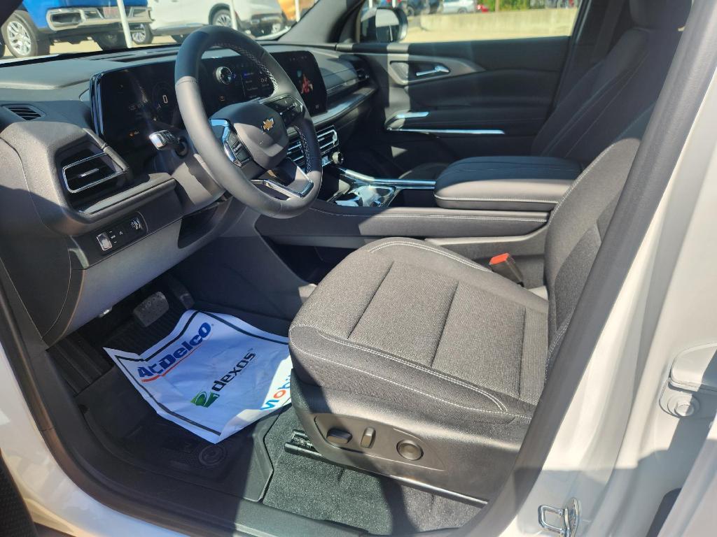 new 2026 Chevrolet Traverse car, priced at $43,814