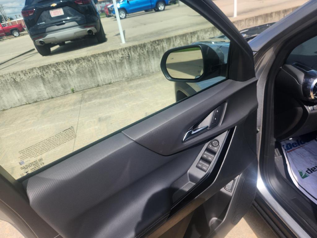 new 2026 Chevrolet Equinox car, priced at $32,340