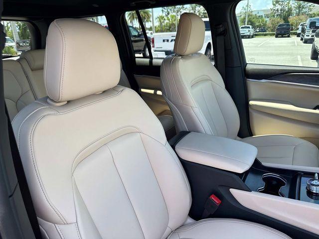 new 2025 Jeep Grand Cherokee car, priced at $46,689