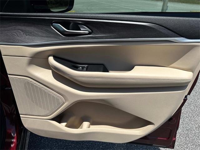 new 2025 Jeep Grand Cherokee car, priced at $46,689