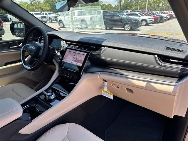 new 2025 Jeep Grand Cherokee car, priced at $46,689