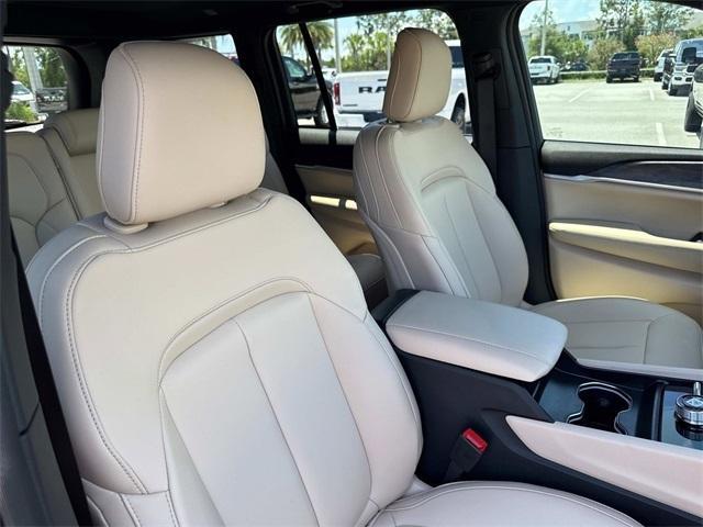 new 2025 Jeep Grand Cherokee car, priced at $46,689