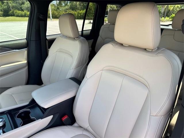 new 2025 Jeep Grand Cherokee car, priced at $46,689